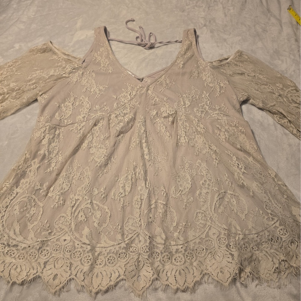 Maurices Beige Floral Lace Cold Shoulder V-Neck Boho Fairycore Flowy Hippie